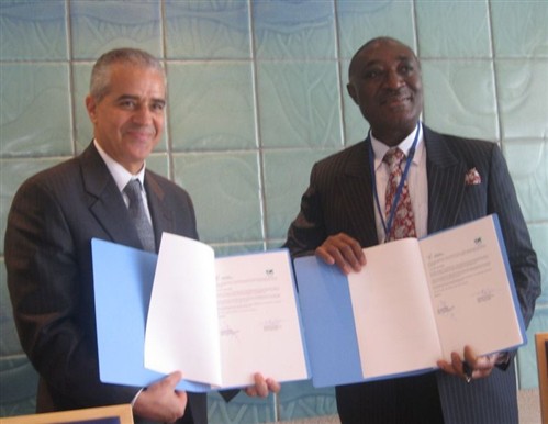 Signing ceremony of the MOU between CBD and ITTO Secretariat of the Convention on Biological Diversity