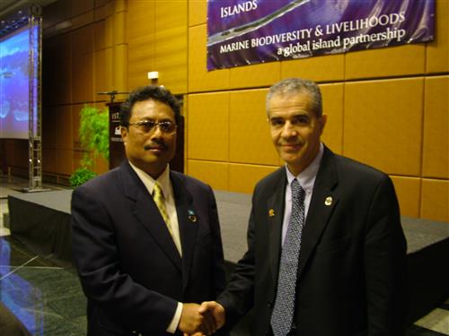 Ahmed Djoghlaf with H.E. Tommy Remengesau, President of Palau ENB