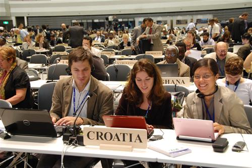 COP 10 Plenary Secretariat of the Convention on Biological Diversity