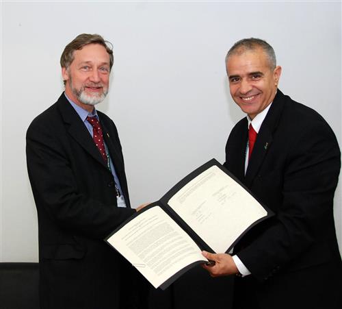 Signing ceremony - Memorandum of Cooperation between CBD and IFAP ©CBD